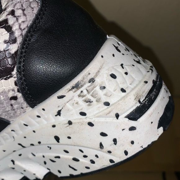 💖 Madden Girl Snake Skin Platform Sneakers 🐍 - Picture 3 of 5